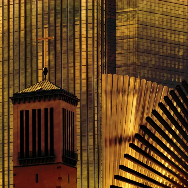 Photograph Frank Daske Golden Hour In Frankfurt City on One Eyeland